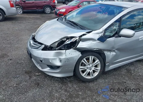 2011 Honda Fit Sport from USA, damaged, VIN JHMGE8G57BC018317